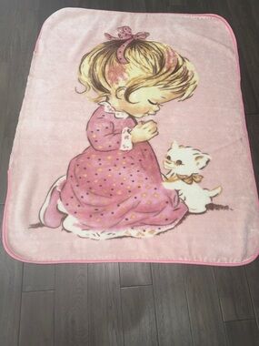 Pink Vintage praying Girl & Kitten Plush Blanket 53x43